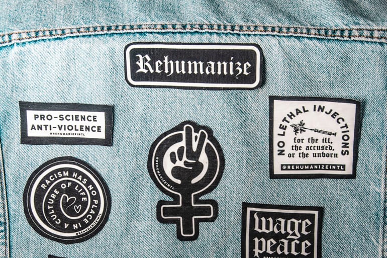 How to sew on a patch with a sewing machine