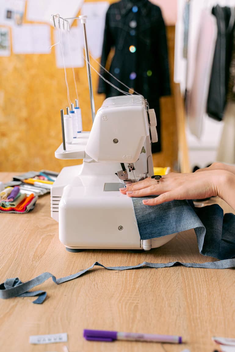 Does sewing with sewing machine burn calories
